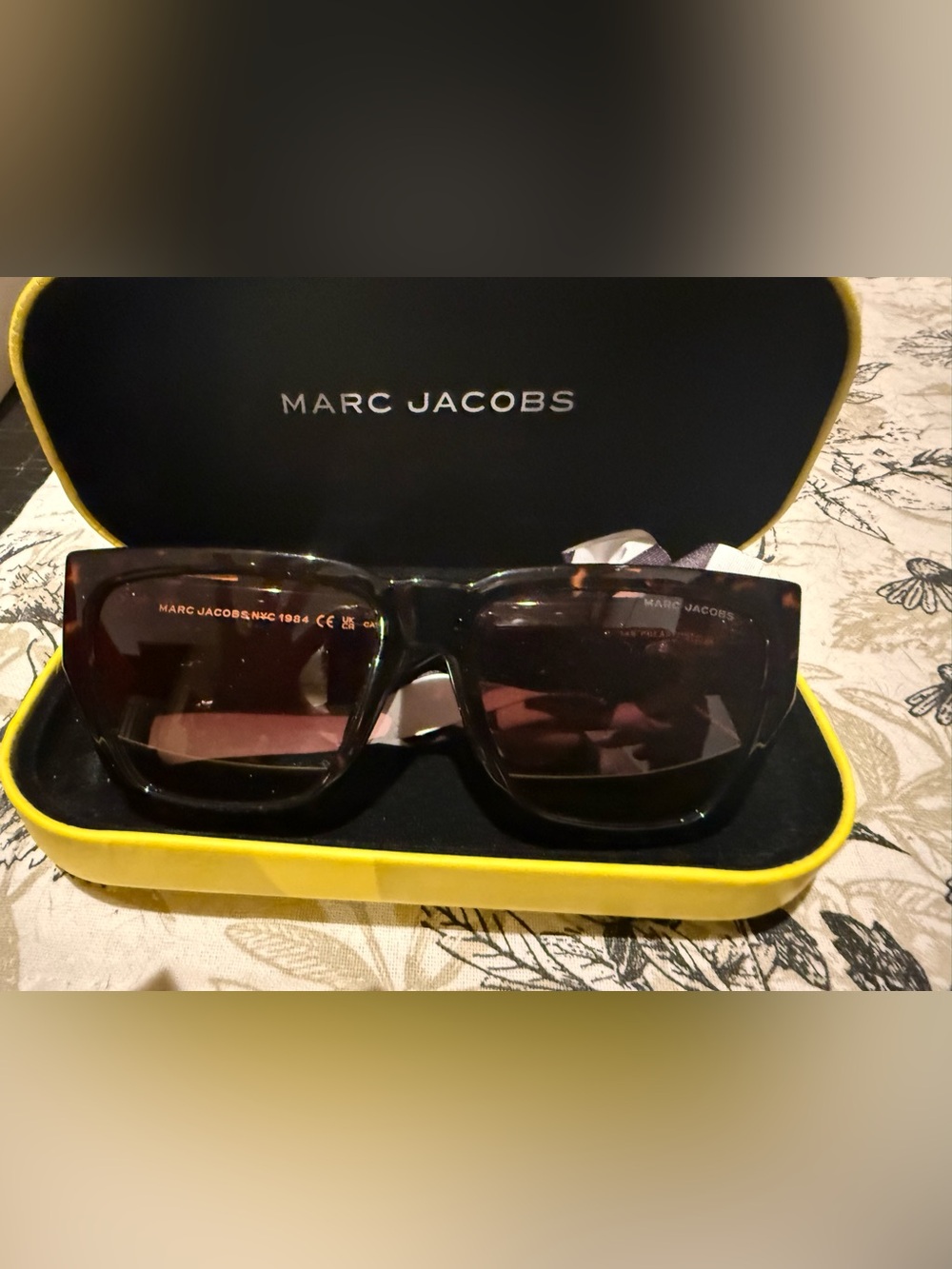 Authentic Marc Jacobs Polarized Sunglasses – Brand New – Complete Set